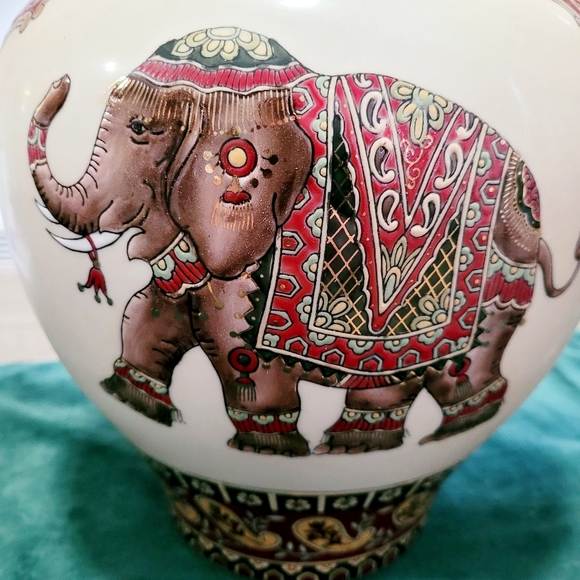 Elephant Vase Set of 2 Signature Home Collection Unusual - Picture 4 of 8